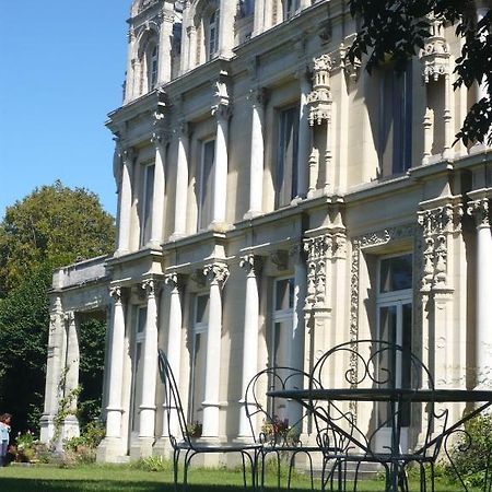 Chateau De La Madeleine Bed and Breakfast Pressagny-lʼOrgeuilleux Exterior foto