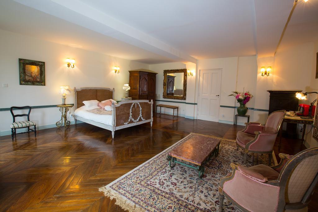 Chateau De La Madeleine Bed and Breakfast Pressagny-lʼOrgeuilleux Exterior foto
