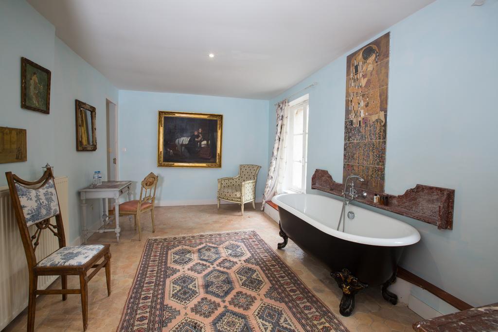 Chateau De La Madeleine Bed and Breakfast Pressagny-lʼOrgeuilleux Exterior foto