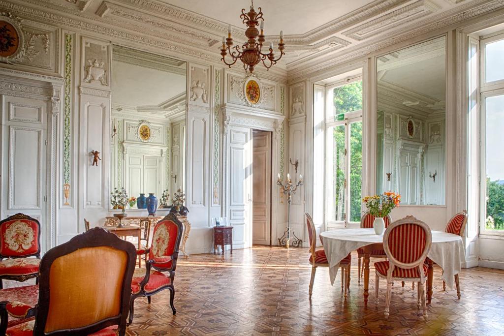 Chateau De La Madeleine Bed and Breakfast Pressagny-lʼOrgeuilleux Exterior foto